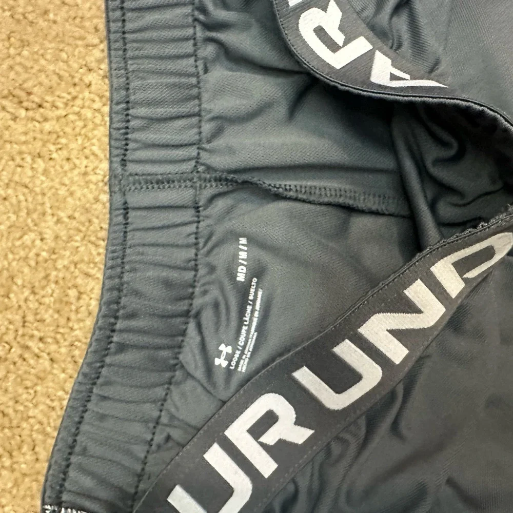 Women’s Gray/WhiteUnder Armour shorts: size medium - Picture 2 of 3